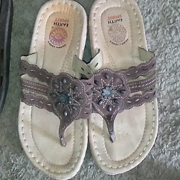Sandals - Picture 2 of 7